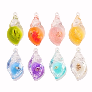 Luminous acrylic conch pendants in 8 colors for DIY keychains and jewelry making