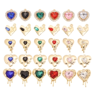 Lot de 30 pendentifs cœur en cristal coloré de styles variés avec alliage doré
