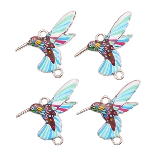 Detailansicht von 4 bunten Emaille-Kolibri-Verbindern für DIY-Schmuckherstellung
