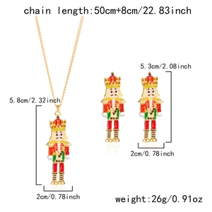 Dimensions détaillées pour l'ensemble collier et boucles d'oreilles soldat casse-noisette
