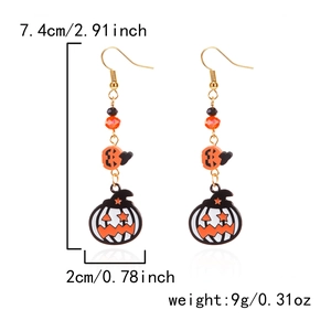 Dettaglio orecchini a zucca di Halloween con dimensioni di 7,4cm e peso di 9g