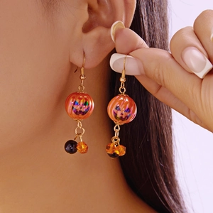 Orecchini a forma di zucca di Halloween con perle arancioni e nere per le donne