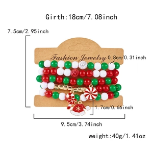 Details zum Weihnachts-Perlenarmband-Set mit festlichen Anhängern auf Karte