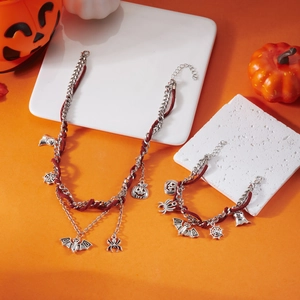 Conjunto de joyas de Halloween con dijes de calabaza y murciélago en cuerdas de terciopelo