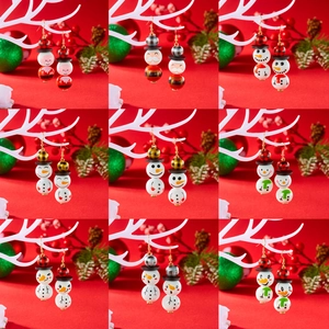 Boucles d'oreilles de Noël en perles de bois avec motifs Père Noël et bonhomme de neige