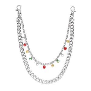 Détail de la chaîne de taille double couche avec pendentifs coeur en cristal coloré