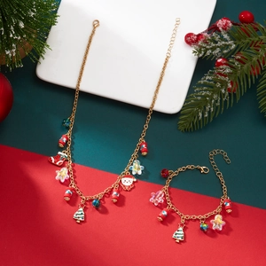 Festliches Weihnachts-Schmuckset mit Weihnachtsmann-, Baum- und Zuckerstangen-Anhängern