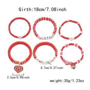 Détail d'un ensemble de 6 bracelets élastiques cœur rose avec dimensions et perles
