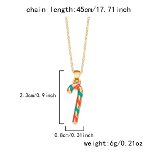 Détail du pendentif sucre d'orge avec dimensions et infos sur la chaîne dorée
