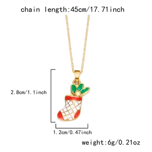 Détails du collier pendentif botte de Noël avec dimensions et informations sur le poids