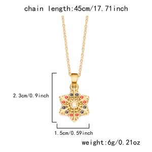 Spécifications du collier flocon de neige doré avec dimensions et poids détaillés