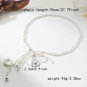 Chaîne de taille multicouche en perles avec nœud et pendentif cœur pour robes