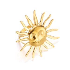 Minimalist gold sun face ring with polished finish and artistic wavy sunburst rays