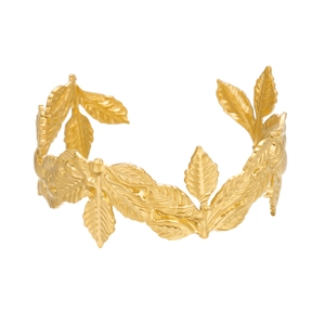 Detail of a golden laurel leaf open bangle featuring realistic leaf textures and veins