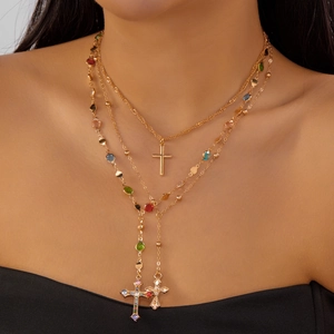 Dreilagige böhmische Goldkette mit Kreuzanhängern und bunten Kristallen für Damen