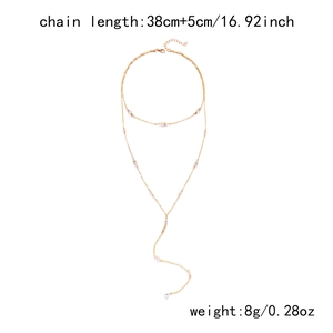Detailansicht der goldenen Y-Halskette mit Perlen, Länge 38cm und Gewicht von 8g