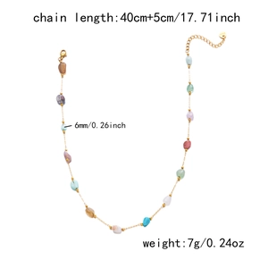 Détail du collier en pierres naturelles avec dimensions de 40cm+5cm et un poids de 7g