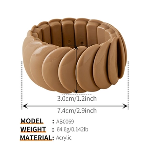 Detailed dimensions of acrylic bangle with 3cm height and 7.4cm diameter specifications