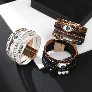 Pulsera bohemia multicapa de cuero con ojo de la suerte, perlas y cierre magnético