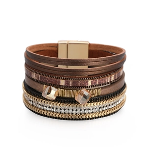 Boheems meerlaags leren wikkelarmband met barnsteen kristallen en magnetische sluiting