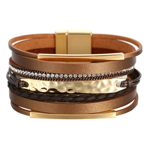 Bracelet Multicouche Bohême pour Femme Bandes Métalliques en Alliage Cuir Artificiel Corde Tissée Bracelet Enveloppant Strass Avec Fermoir Magnétique Bijoux de Mode