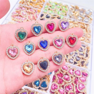 Pendentifs cœurs en acrylique coloré avec bords en alliage diamanté pour bijoux DIY