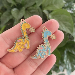 Niedliche Emaille-Dinosaurier-Anhänger in Gelb und Blau für DIY-Schmuckherstellung