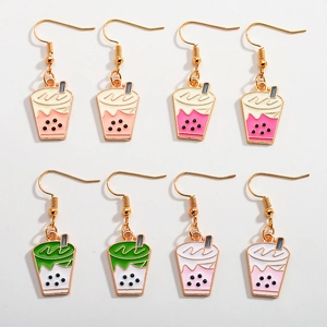 Boucles d'oreilles bubble tea créatives en quatre couleurs avec crochets dorés et perles