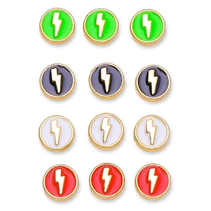 Détail de breloques éclair émaillées 8mm avec bordure dorée pour la création de bijoux DIY