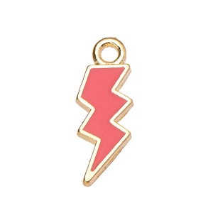 Détail du pendentif éclair en émail rose corail avec finition en alliage doré pour bijoux DIY