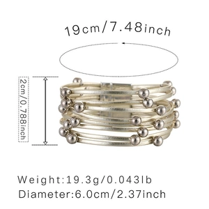 Gedetailleerde weergave van afmetingen en gewicht van de meerlaagse kralenarmband