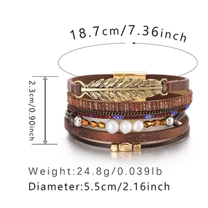 Dimensions détaillées du bracelet bohème en cuir multicouche avec charm plume dorée