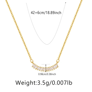 Dettaglio della collana placcata oro 18K con ciondolo in zircone e misure del prodotto