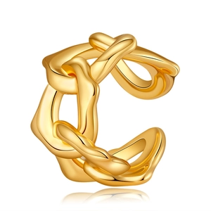 Bague ouverte chaîne dorée polie au design organique moderne et style minimaliste