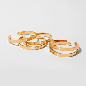 Bracciale Rigido Aperto in Rame Placcato Oro 18K Con Lettere Incise per Donna Lucky Wish Love Dream Believe Gioielli Eleganti