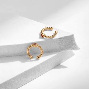 Manchette d'oreille perlée plaquée or 18 carats avec cristal rouge pour oreilles non percées
