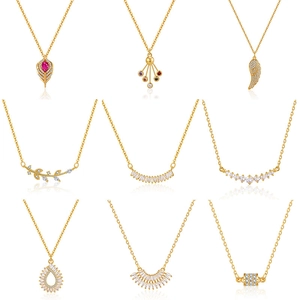 Lussuosa Collana Con Ciondolo In Zirconia Di Rame Placcato Oro 18K Per Donna Elegante Cuore Farfalla Ala Corona Gioielli
