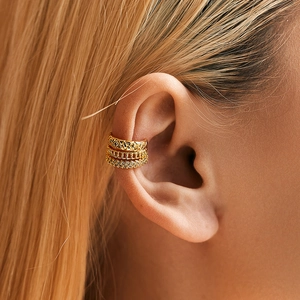 Manchette d'oreille en laiton plaqué or 18K avec chaîne triple couche et zircons