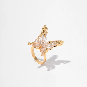 Künstlerischer goldener Schmetterlingsring mit Flügeln aus klarem Kristall