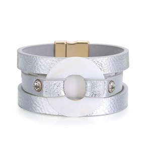 Brazalete multicapa de cuero PU plateado con anillo blanco y cierre magnético de moda
