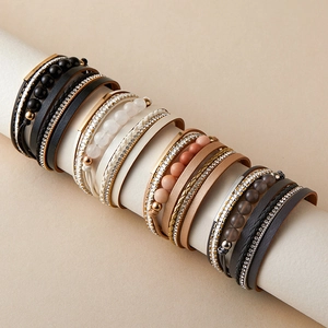 Bracciale in Pelle Multistrato Bohemien Fatto a Mano per Donna Bracciale Avvolgente con Strass e Perline Gioielli in Stile Etnico con Chiusura Magnetica