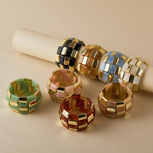 Vintage checkered acrylic and metal stretch bracelet with marble texture finish