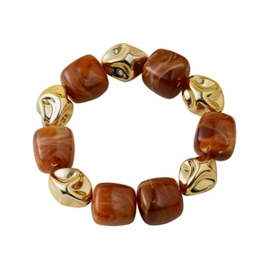 Bracelet rétro en résine avec cubes marbrés ambre et accents métalliques dorés