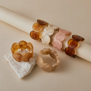 Bracelets extensibles en résine acrylique aux motifs écaille de tortue et marbre