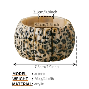 Specifiche dimensionali di un bracciale a fascia larga in acrilico con stampa leopardata
