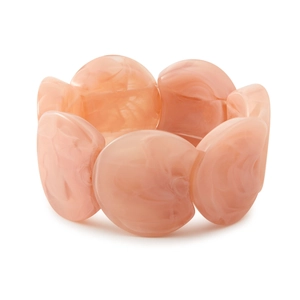 Vue détaillée du bracelet élastique en acrylique avec texture de marbre pêche