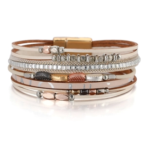 Bracelet multicouche de style bohème en cuir PU avec perles et fermoir magnétique