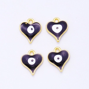 Colgantes de corazón dorados con esmalte morado y diseño de ojo turco en diseño de cuatro