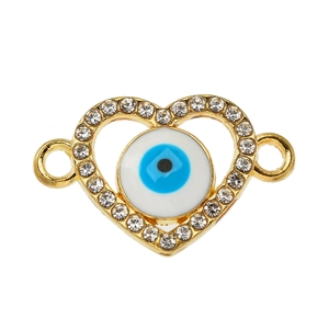 Macro-opname van hartvormige boze oog sieradenconnector met strass en gouden plating