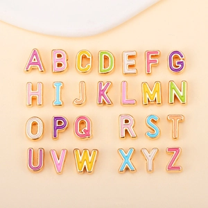 Lot de 26 perles alphabet A-Z en émail coloré pour la création de bijoux DIY